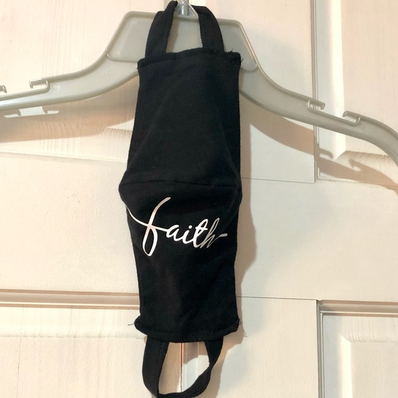 NEXT LEVEL APPAREL Faith Cross short sleeve Tee sizeS NWOT w/matching facemask - Picture 6 of 8